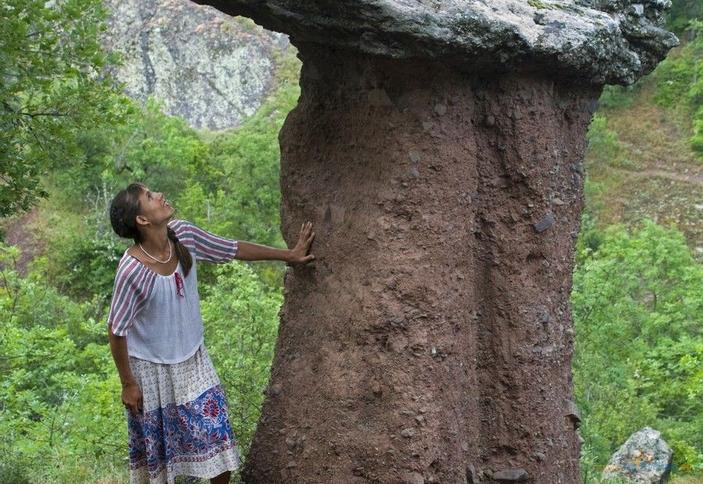 Каменный гриб, долина реки Сотера, Алушта, Крым