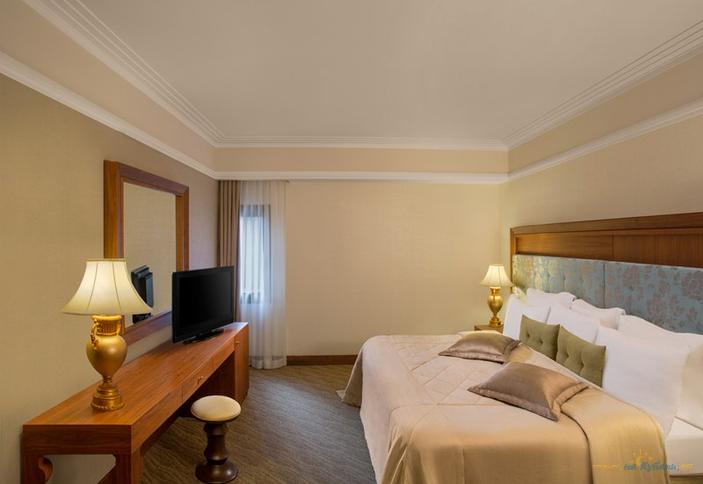 Executive Floor Family Suite