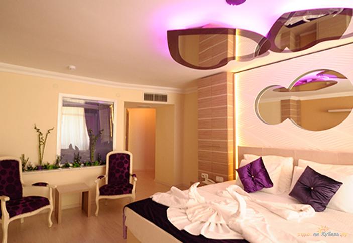 Romance Purpule Superior Room