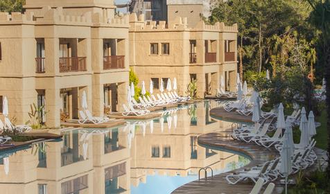 Pool suite garden view