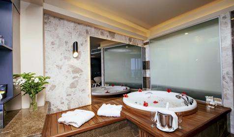 Deluxe Room with Jacuzzi